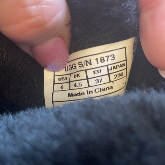 UGG Tall Bailey Button Boot 6 GUC Black - Picture 11 of 16